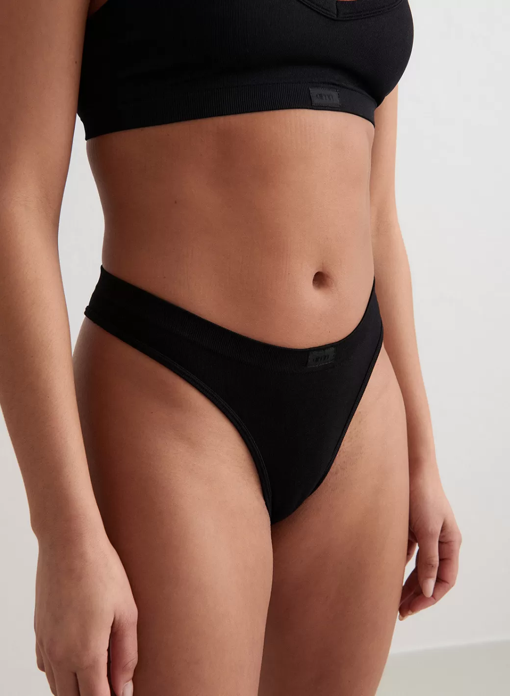 Seamless Thong | AIM’N Outlet