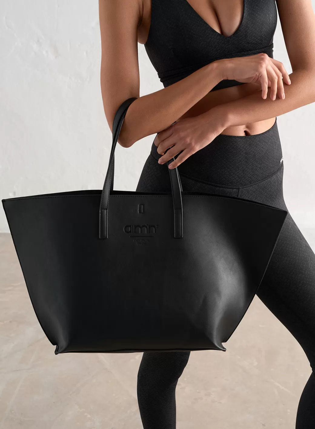 The Perfect Tote Bag | AIM’N Fashion